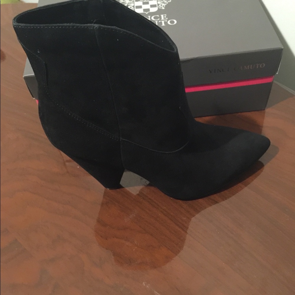 Vince Camuto Movinta Booties S10